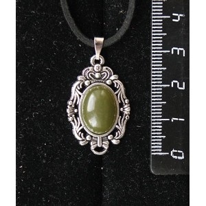 Кулон из нефрита, основа "принцесса", овал 14х10мм