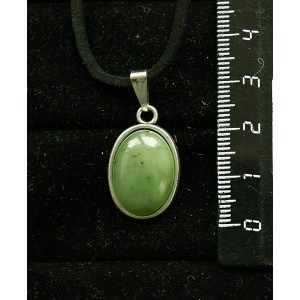 Кулон из нефрита, простой овал 18х13мм
