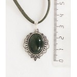 Кулон из нефрита, овал 18х13мм, оправа "трилистник"