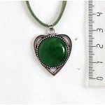 Кулон кварца тонированного, цвет хризопраз, круг 18мм, оправа "сердечко"