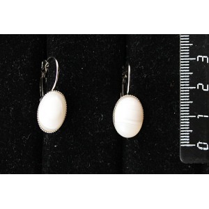 Cерьги из агата белого, овал 14х10мм, замок петелька