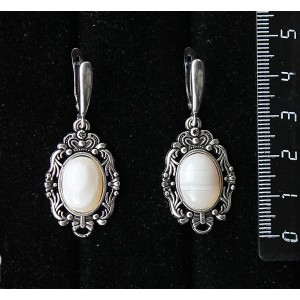 Серьги из агата белого, основа "принцесса", овал 14х10мм, швензы посеребрение