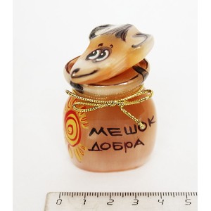 Крыса в мешке добра из селенита 60*40*35мм