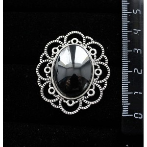 Брошь из гематита, овал 25х18мм, "ромашка"