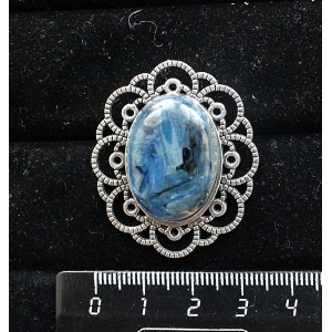 Брошь из кианита (кабошон-мозаика), овал 25х18мм, "ромашка"