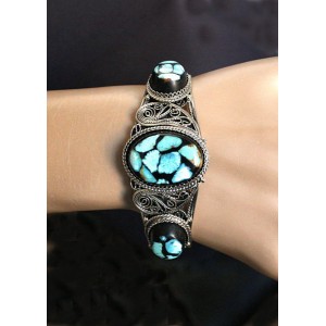 Браслет из бирюзы нат. (кабошон-мозаика), филигрань, ручная работа, камень овал 25х18мм, овал 18х13мм