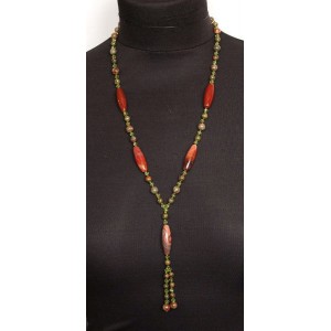 Колье-галстук из сердолика и унакита, бочонок 30х10мм и шарик 8мм, 6мм + хрусталь