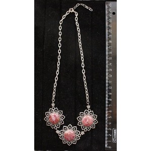 Колье из турмалина розового (кабошон-мозаика) "3 цветка" на цепочке, 48-50см, круг 18мм