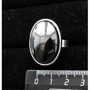 Кольцо с гематитом, овал 25х18мм, безразмерное (литая оправа)