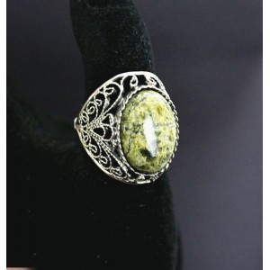 Кольцо из змеевика, филигрань, ручная работа, камень овал 18х13мм