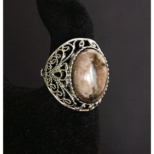 Кольцо из родонита, филигрань, ручная работа, камень овал 18х13мм