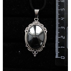 Кулон из гематита, овал 25х18мм, оправа "медальон"