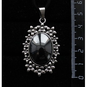 Кулон из гематита, овал 25х18мм, оправа "клумба"