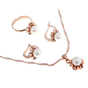 Гарнитур 3 предмета: серьги, кулон, кольцо безразмерное "Эдель" с жемчугом цветок, цвет белый, цвет золотистый (пластик)