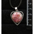Кулон из турмалина розового (кабошон-мозаика), круг 18мм, оправа "сердечко"