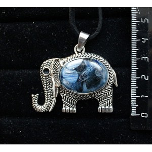 Кулон из кианита (кабошон-мозаика), овал 25х18мм, "слон"