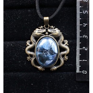 Кулон из кианита (кабошон-мозаика), овал 25х18мм, основа цвет бронза "2 дракона"