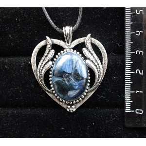 Кулон из кианита (кабошон-мозаика), овал 25х18мм, основа "сердце с крыльями"