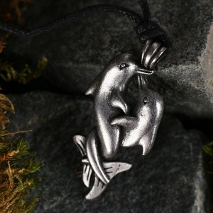 Кулон-амулет-брелок, тотем "Дельфины" №47, металлический (текстиль)