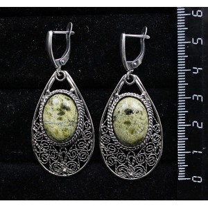 Серьги из змеевика, филигрань, ручная работа, камень овал 18х13мм, швензы посеребрение