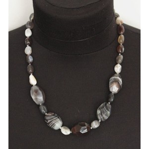 Колье из агата серого (ботсванский), 5 камней крупная огранка и овалы 8-10мм
