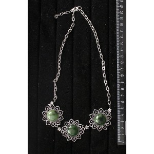 Колье из нефрита "3 цветка" на цепочке, 48-50см, круг 18мм