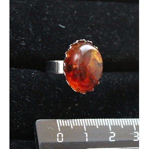 Кольцо с янтарем темным (кабошон-мозаика), овал 18x13, литая основа, безразмерное