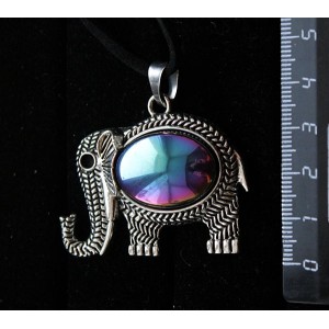 Кулон из гематита с радужным покрытием, овал 25х18мм, "слон"
