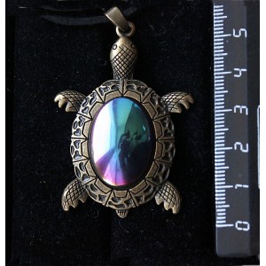 Кулон из гематита с радужным покрытием, овал 25х18мм, "черепаха" основа цвет бронза