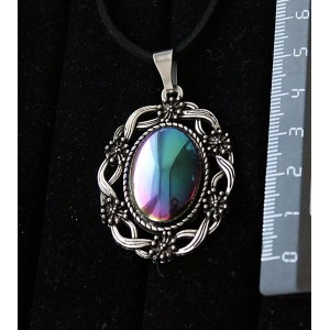 Кулон из гематита с радужным покрытием, овал 25х18мм, основа "торжество"