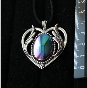 Кулон из гематита с радужным покрытием, овал 25х18мм, основа "сердце с крыльями"