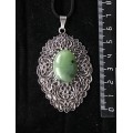 Кулон из нефрита, овал 25х18мм, филигрань