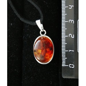 Кулон из янтаря темного (кабошон-мозаика), простой овал 18х13мм