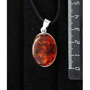 Кулон из янтаря темный, (кабошон-мозаика), простой овал 25х18мм