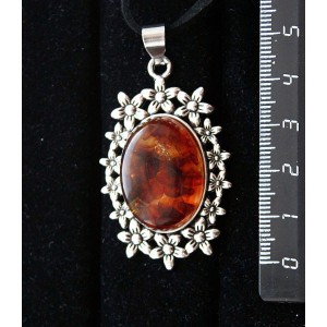 Кулон из янтаря темный, (кабошон-мозаика), овал 25х18мм, оправа "клумба"