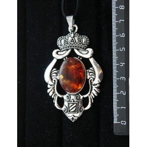 Кулон из янтаря темный, (кабошон-мозаика), овал 25х18мм, оправа "императрица"