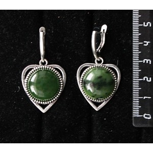 Серьги из нефрита, "сердечко", круг 18мм, швензы посеребрение