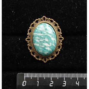 Брошь из амазонита, овал 25х18мм, оправа с узором цвет бронза