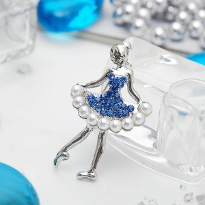 Брошь "Балеринка", цвет бело-сапфировый, цвет серебристый