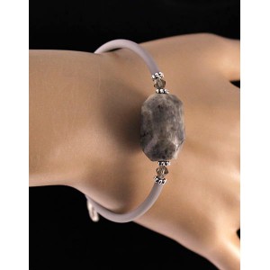 Браслет из лабрадорита на струнке, камень от 18мм крупная огранка