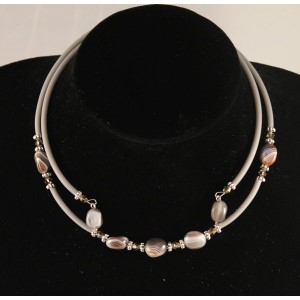 Колье на струнке из агата серо-коричневого (ботсванский), овалы 9-12мм