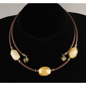 Колье из цитрина на струнке, камень от 18 мм крупная огранка