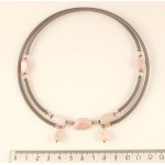Колье из опала розового на струнке, овал 10-14мм