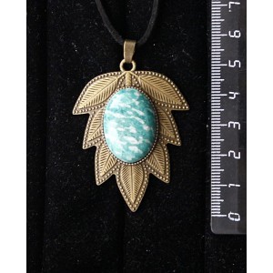 Кулон из амазонита, овал 25х18мм, "лист"