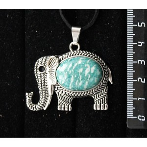 Кулон из амазонита, овал 25х18мм, "слон"