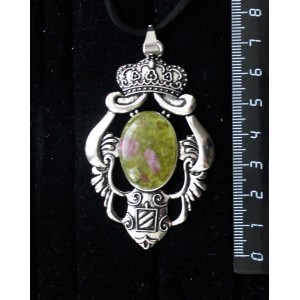 Кулон из хризолита и турмалина (кабошон-мозаика), овал 25х18мм, "императрица"