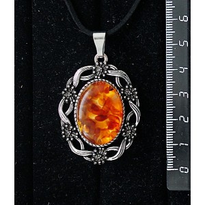 Кулон из янтаря светлого, кабошон-мозаика, овал 25х18мм, "торжество"