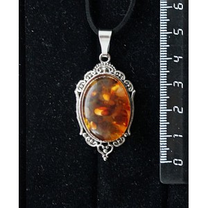 Кулон из янтаря светлого, кабошон-мозаика, овал 25х18мм, "медальон"