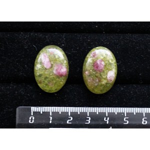 Хризолит и турмалин, кабошон-мозаика овал 25х18мм