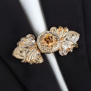 Зажим для кардигана "в металле", цвет коричневый, цвет золотистый